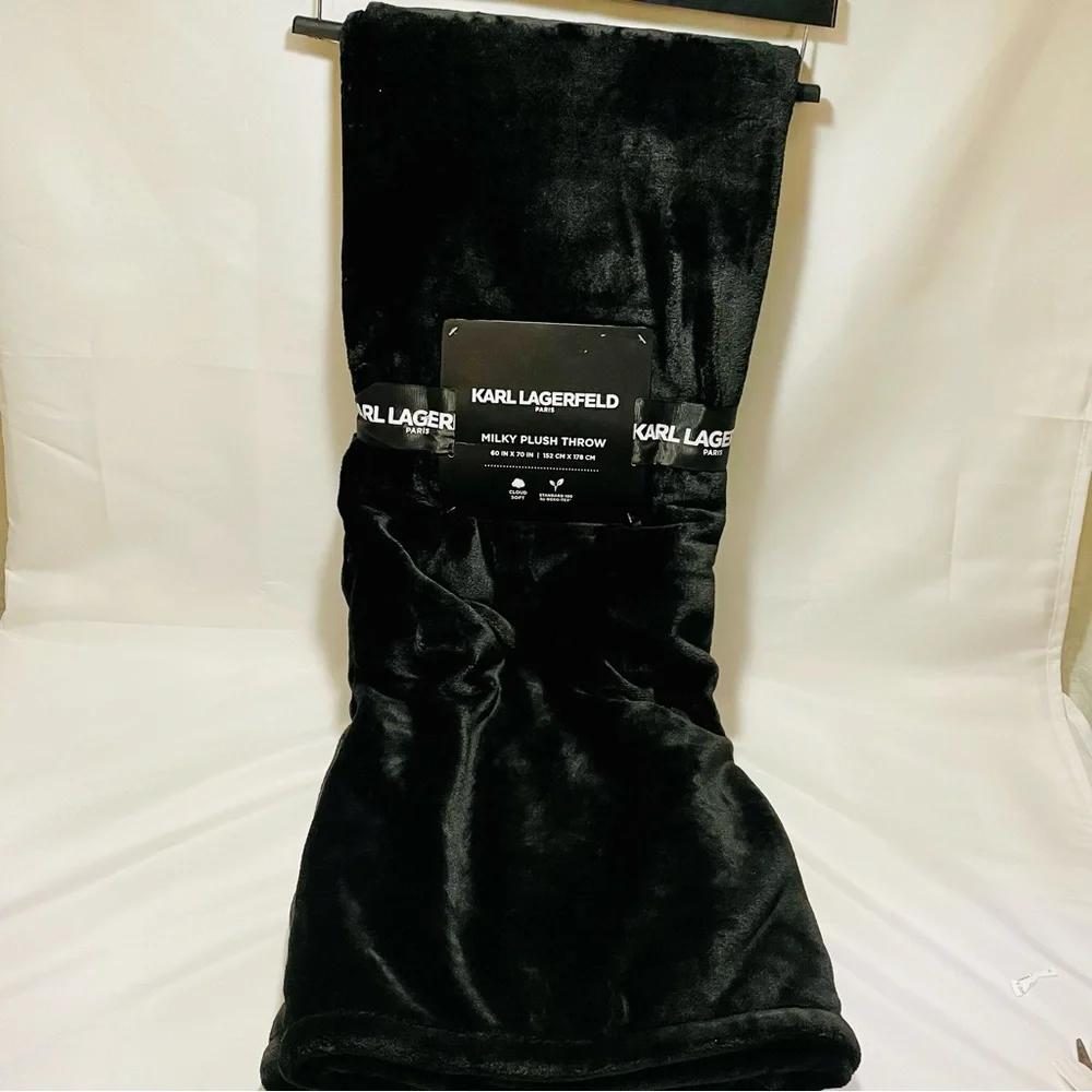 Karl Lagerfeld Paris Milky Plush Throw in Midnight Black, NWT